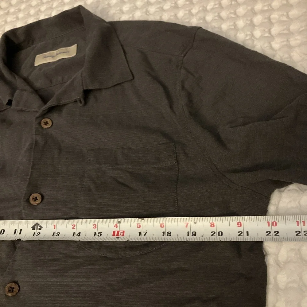 Tommy Bahama Shirt Hawaiian 100% Silk Button‎ Up Short Sleeve Gray Mens Medium